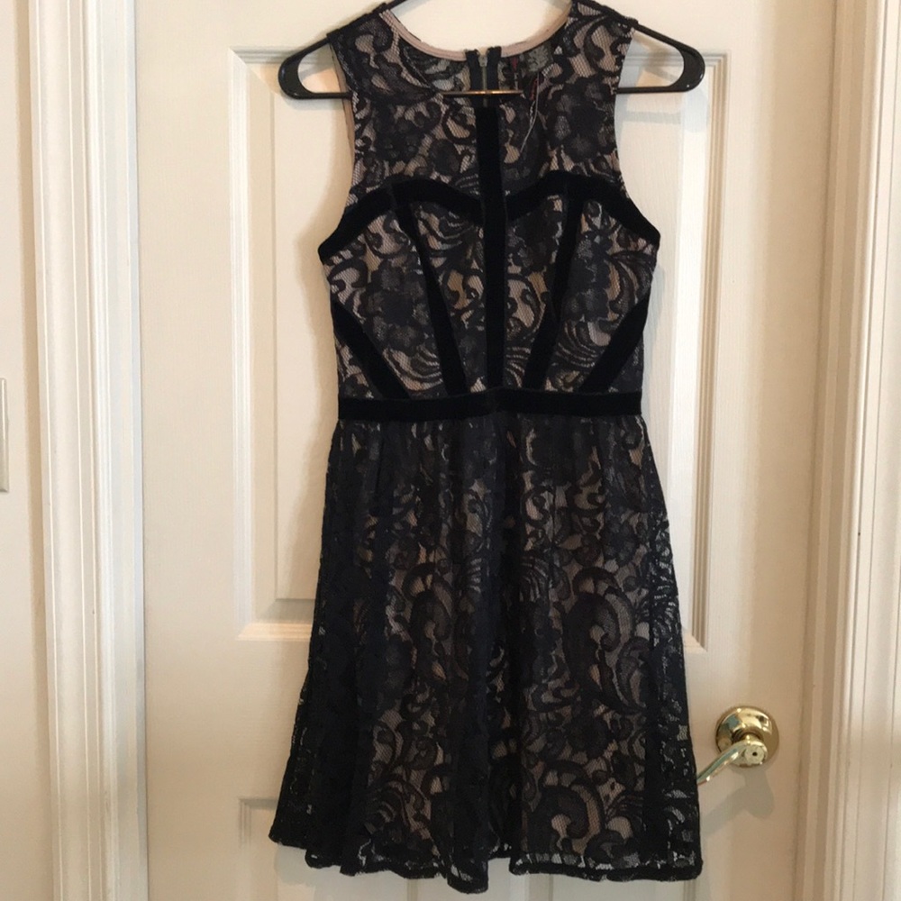 M fire los angels black and tan dress